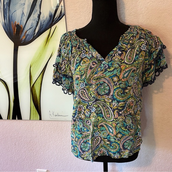 Women’s shirt size medium - Picture 1 of 6